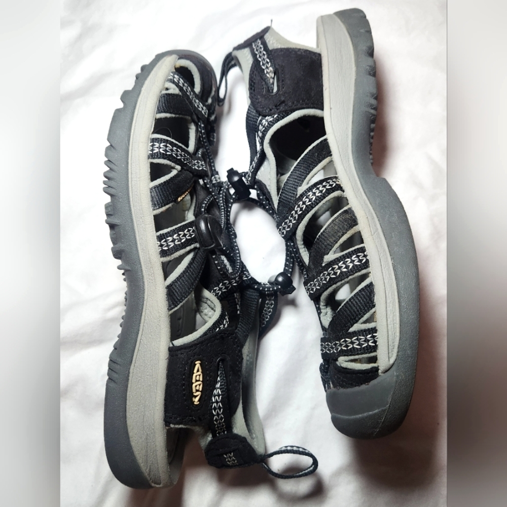 Keen Women's Black and Gray Sandals Size 6 - Picture 1 of 6